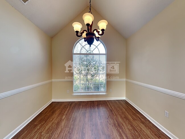 Building Photo - 1758 Northwood Hills Cove