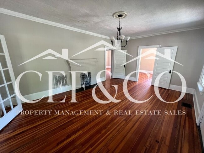 Foto del edificio - Adorable 3 bedroom 1 bathroom home now ava...