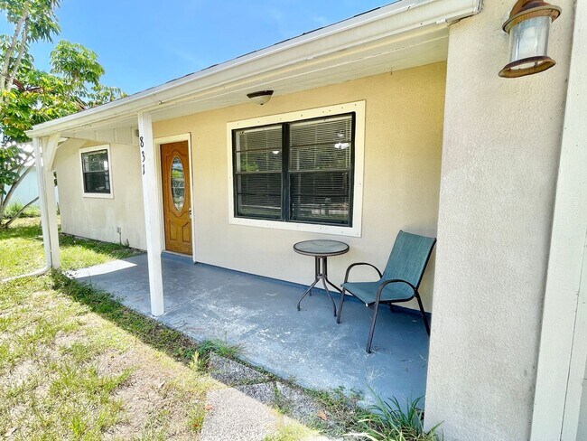 Foto del edificio - 3BR 1BA Annual Rental Available Now