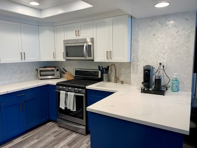 Upgraded Kitchen - 645 Pacific Ave