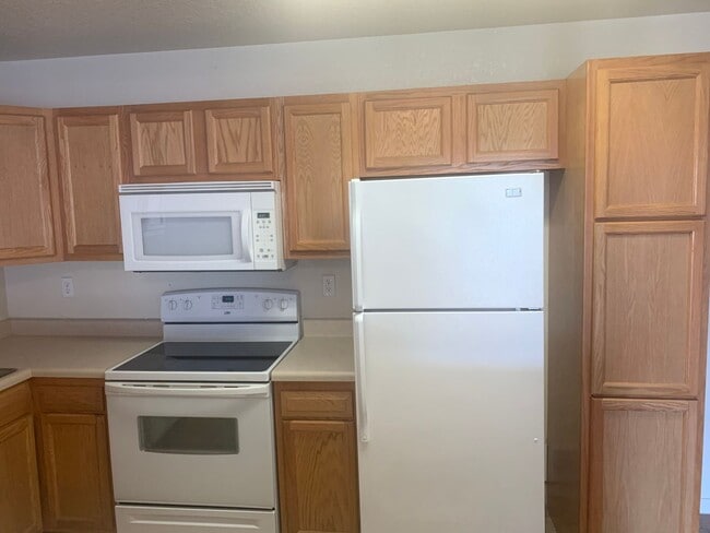 Building Photo - 6715-MF2-E2