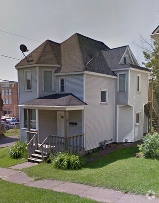 Building Photo - 223 N 11th Ave E