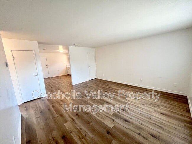 Foto del edificio - 73361 Catalina Way