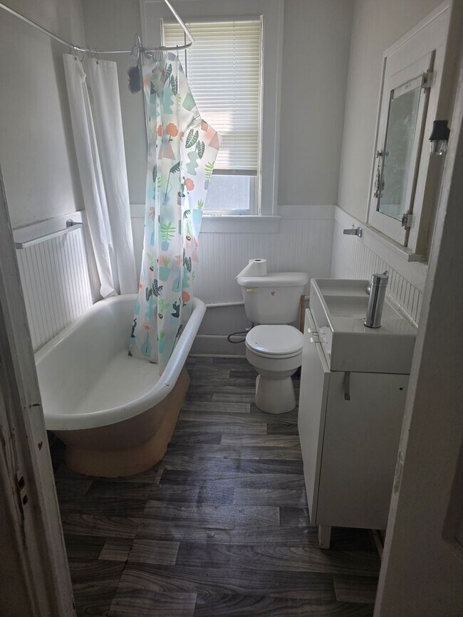 Foto del edificio - 2419 State St