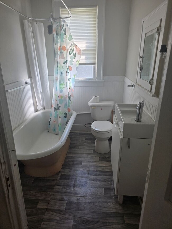 Building Photo - 2419 State St