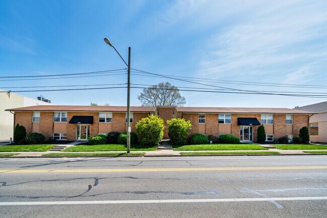 Building Photo - 1307 King Ave