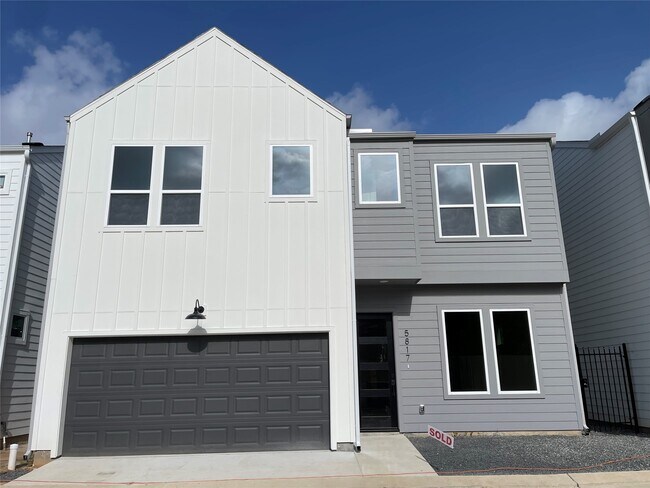 Foto del edificio - 5817 Mansfield Heights Ln