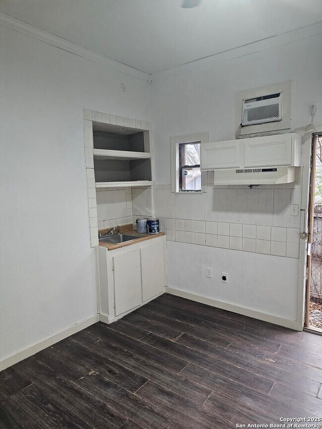 Photo - STUDIO APARTMENT NEAR DOWNTOWN!