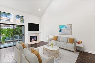 Building Photo - 67 Greenmoor