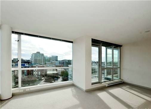 Building Photo - 732 Cormorant St