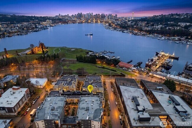 Foto del edificio - 1760 N Northlake Way