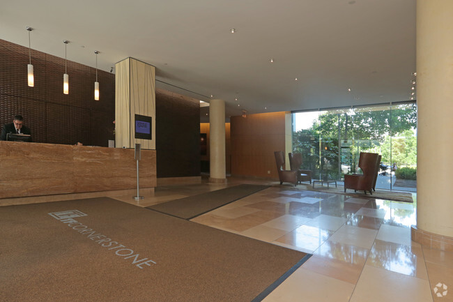 Lobby - 4720 Center Blvd