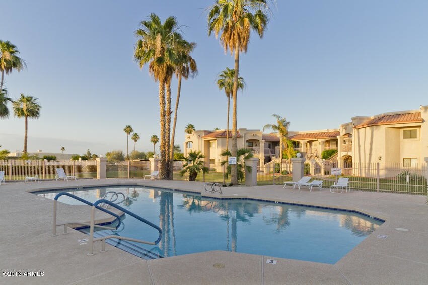 Foto principal - 9151 W Greenway Rd