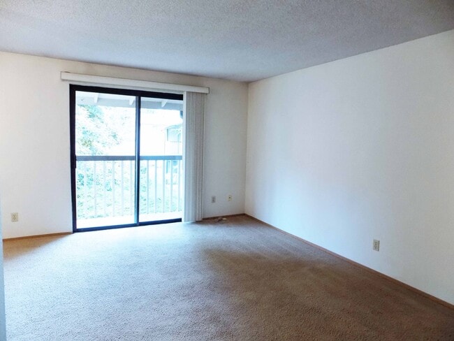 Building Photo - 690 NW Atalanta Way