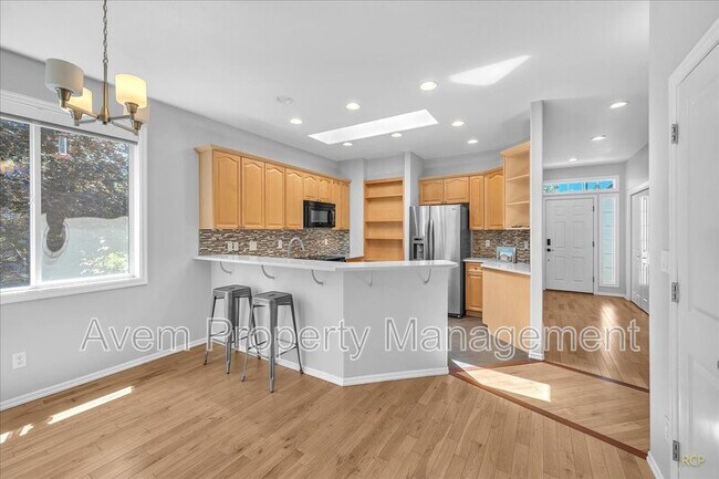 Foto del edificio - 15097 Spy Glass Ln