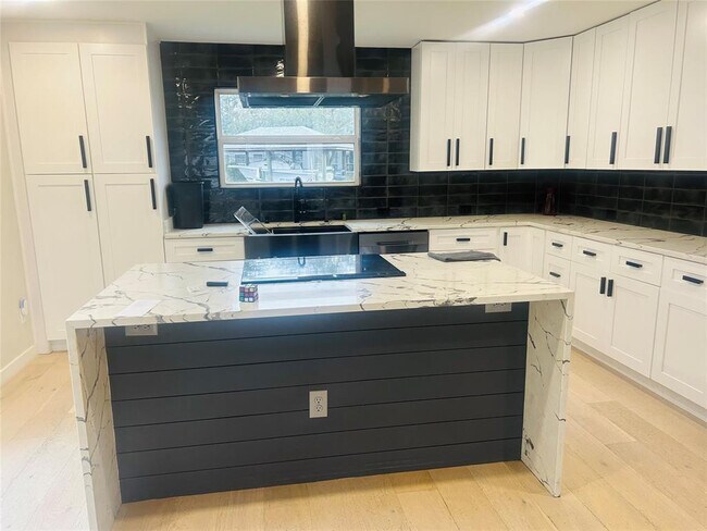 Building Photo - 4434 Coquina Dr