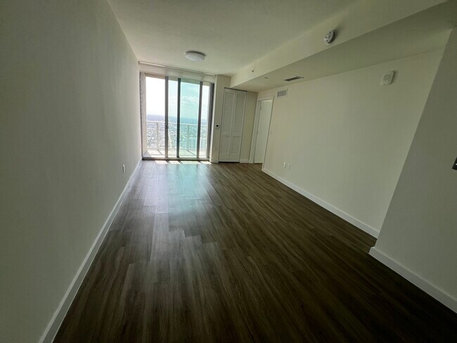 Foto del edificio - 529 SW 3rd St