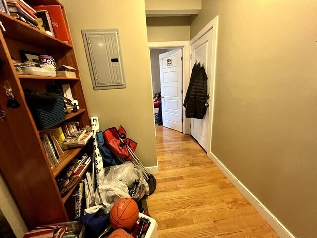 Building Photo - 832 Dorchester Ave