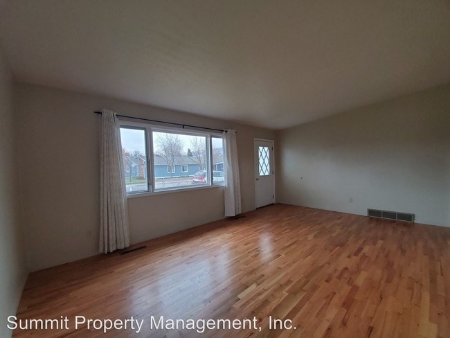Building Photo - 5 br, 2 bath House - 3209 Washburn Street