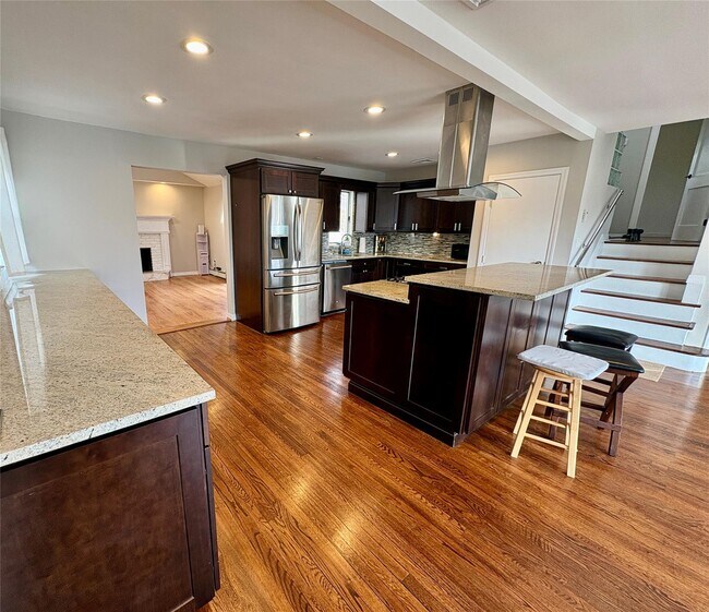 Foto del edificio - 32 Garnet Ln