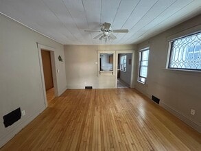 Building Photo - 114 S Blair St