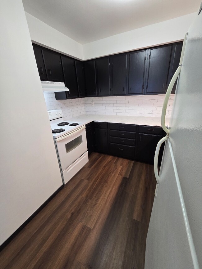 Foto del edificio - 1415 W Kamps Ave