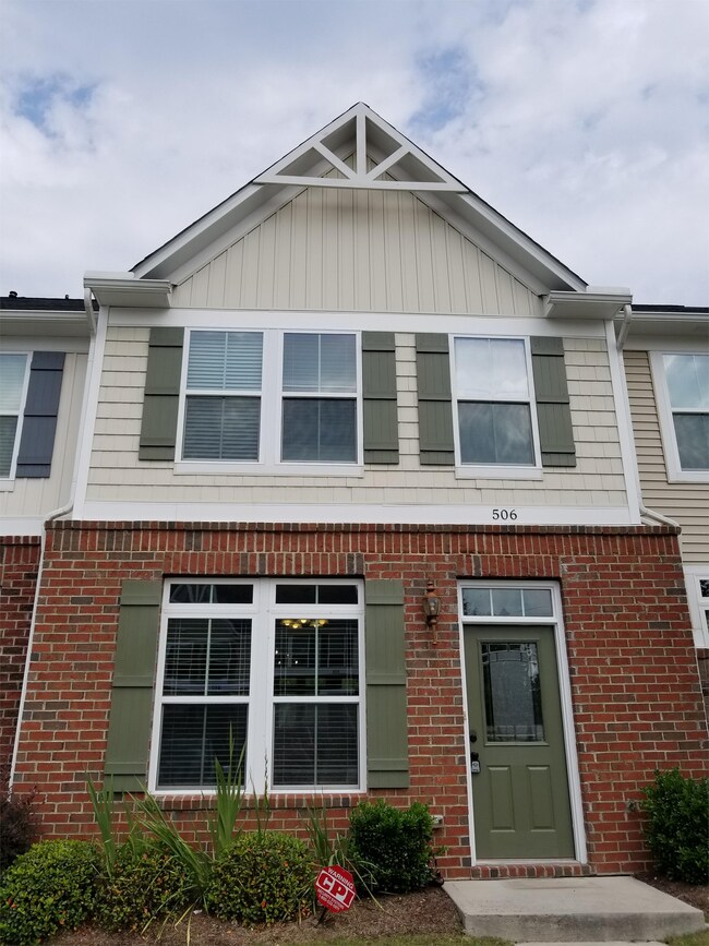 Building Photo - 506 Berry Chase Way