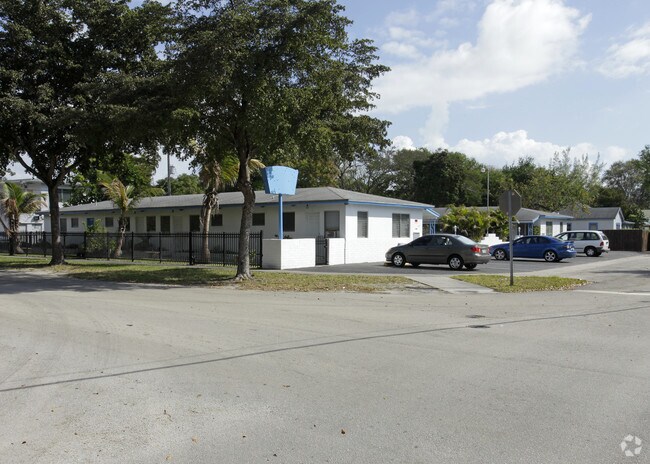 Foto del edificio - 1005-1015 NE 127th St