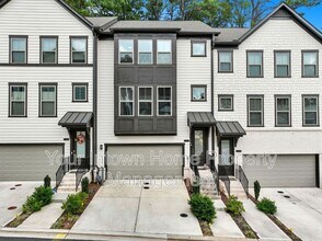 Building Photo - 1342 Stanley Park Dr