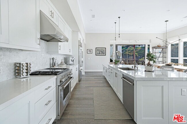 Foto del edificio - 5827 Meadowlark Pl