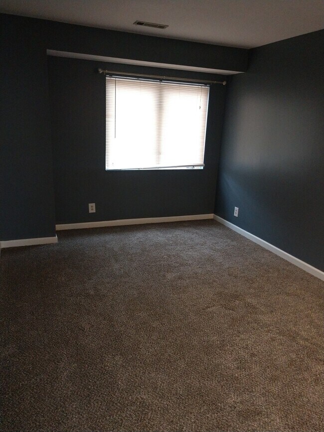 Building Photo - 1316 Brighton Dr