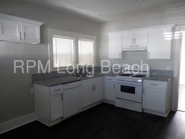 Foto del edificio - 2634 E 4th St