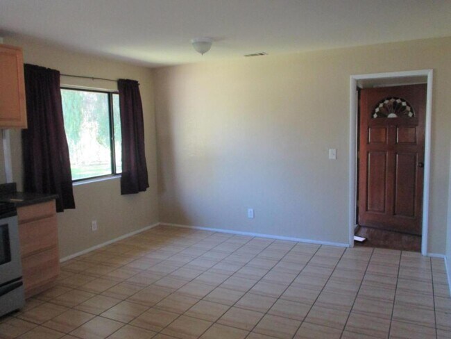 Foto del edificio - 42375 Thornton Ave
