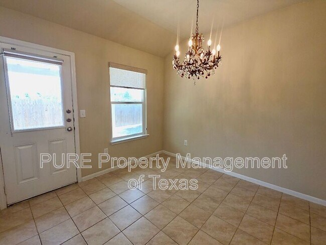 Building Photo - 433 Moulins Ln