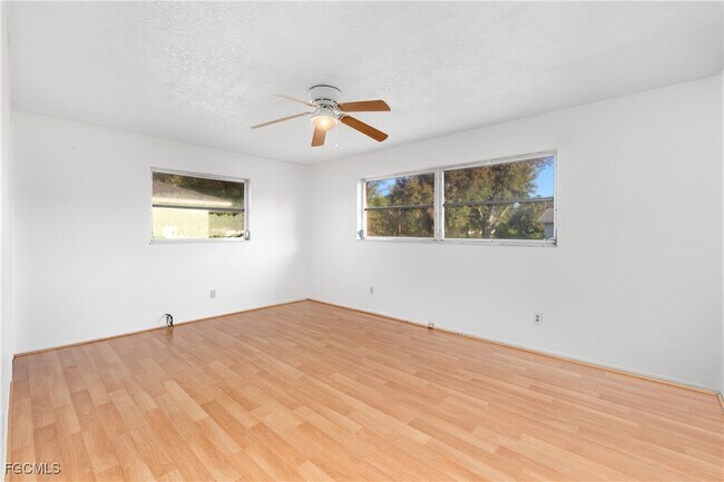 Foto del edificio - 2330 Caladium Rd