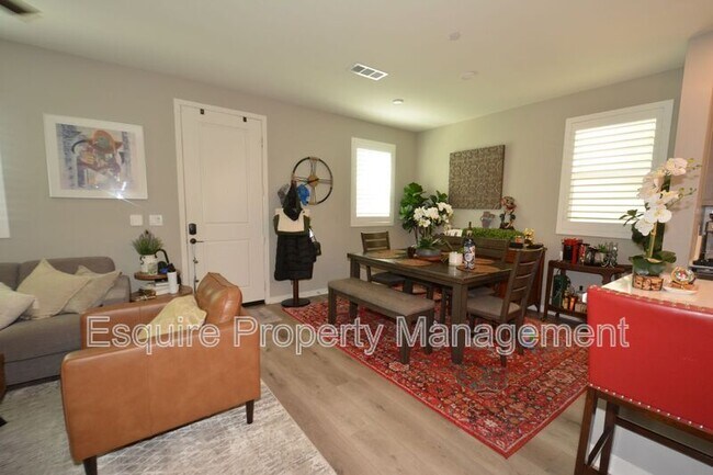 Foto del edificio - 643 Winchester Dr