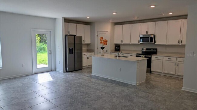 Building Photo - 581 Bell Prairie Cir