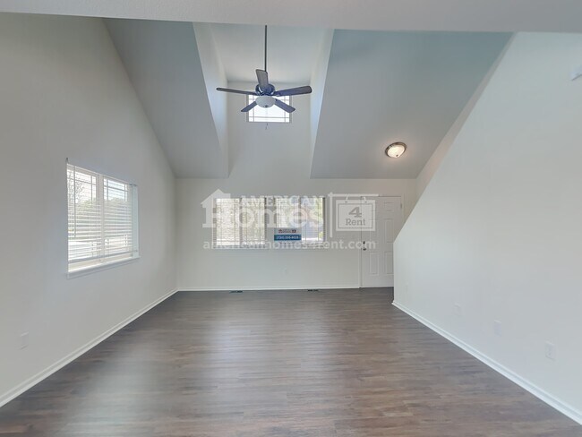 Foto del edificio - 4574 Cole Drive