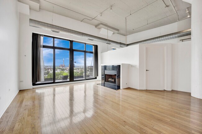 Building Photo - 1524 S Sangamon St