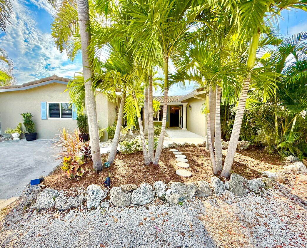 Foto principal - 2200 NE 19th Ave