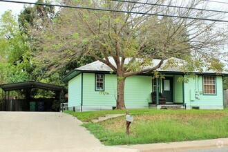 Building Photo - 1206 E Alamo St