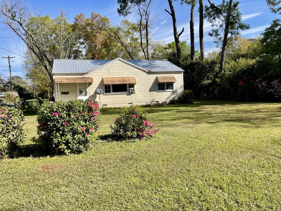 Primary Photo - 1715 Gillespie Ave