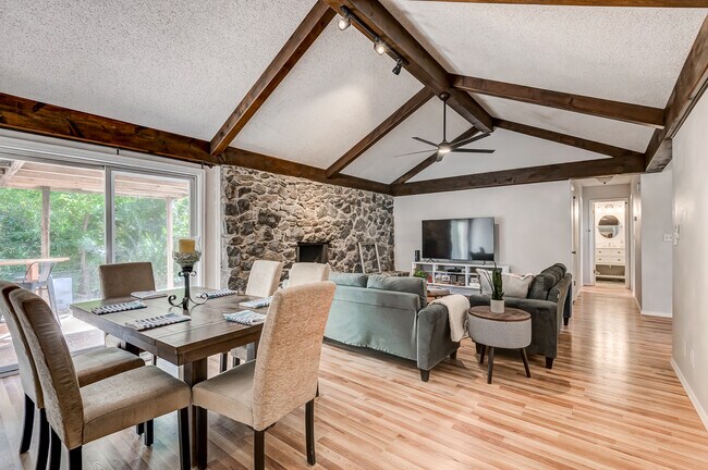 Foto del edificio - 705 N Dryden Cir