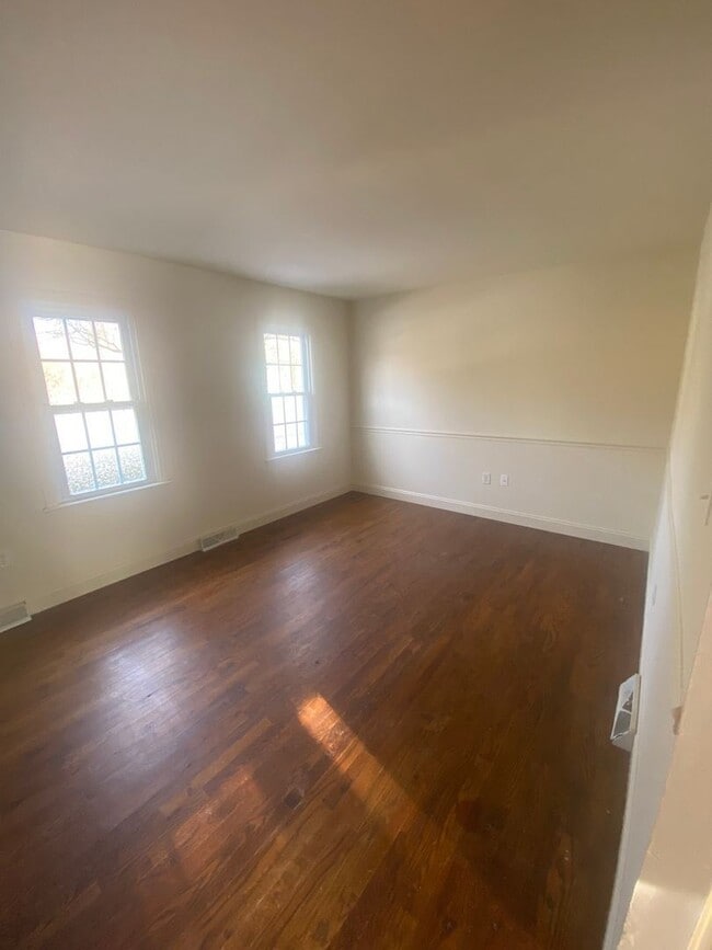 Building Photo - 3 br, 1.5 bath House - 1640 CHADWICK CIRCLE