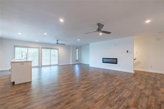 Building Photo - 2134 Lucas Dr
