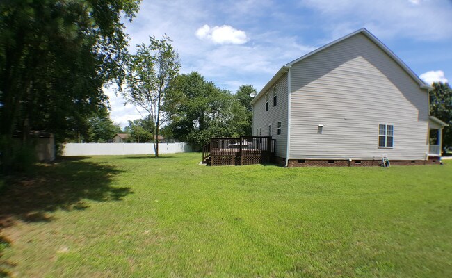 Building Photo - 135 Kimeo Way