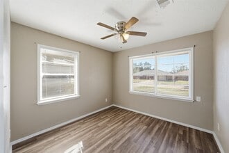 Building Photo - 10507 Seaford Dr