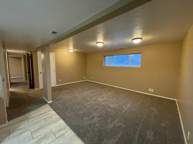 Building Photo - 211 Ridgecrest Dr