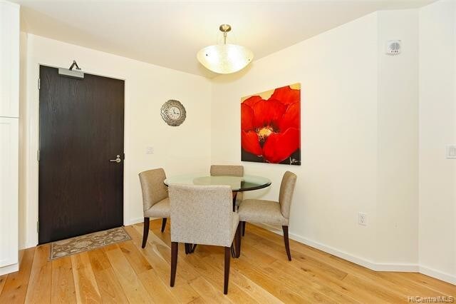 Building Photo - 1810 Kaioo Dr