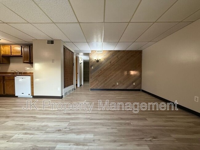 Building Photo - 3208 11th Ave S